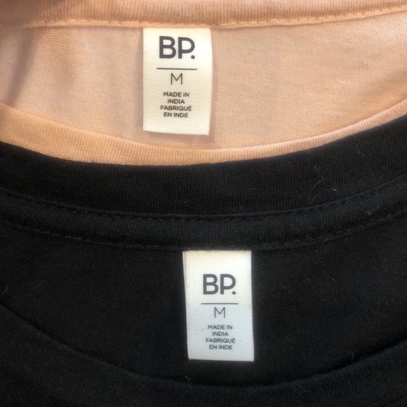 2 Ruffle sleeve tops - Picture 5 of 6